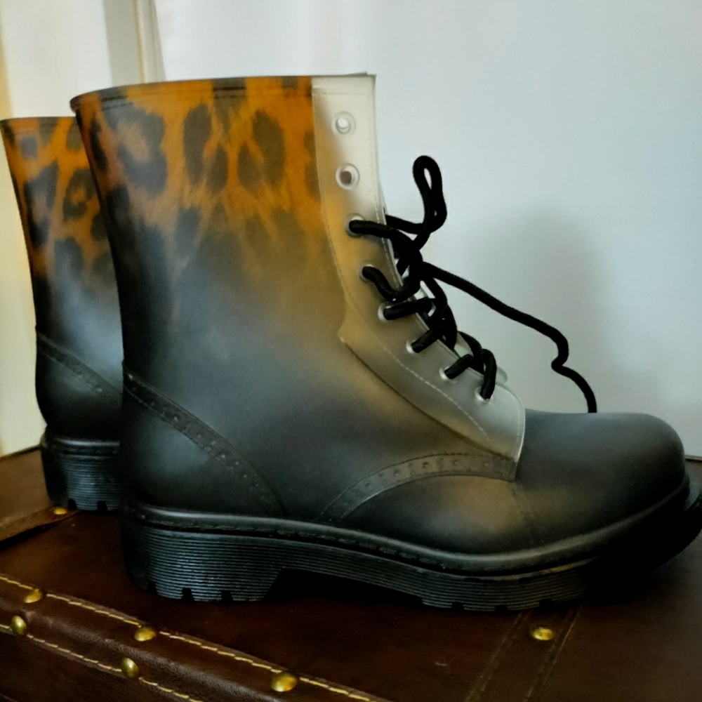 Women's combat rain boot